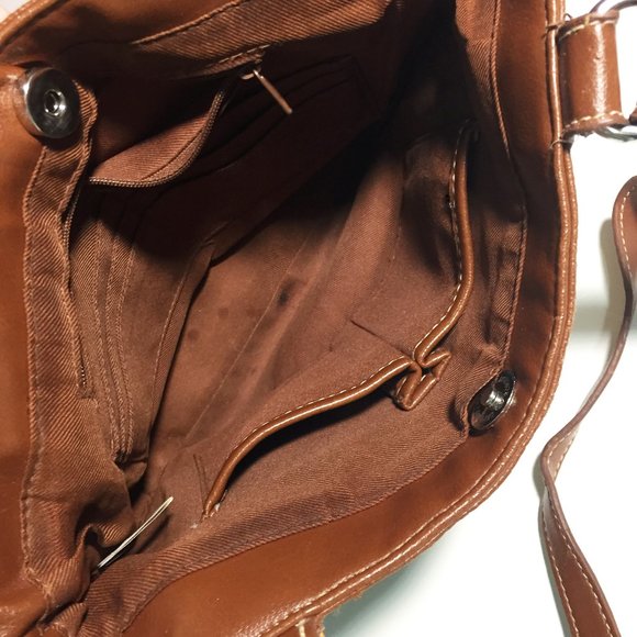 ๐5/$20๐ Woven Handbag - Picture 4 of 5